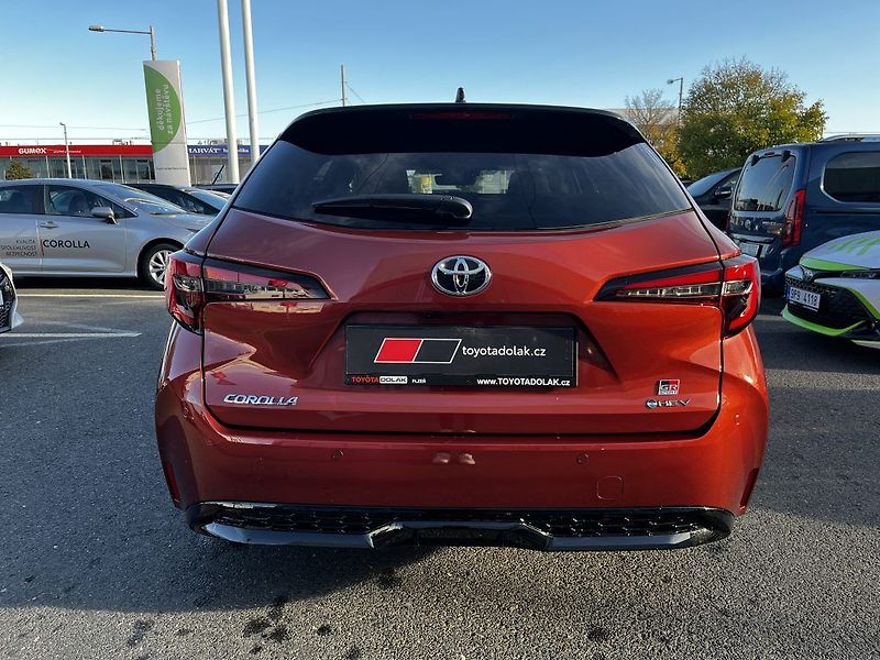 Toyota Corolla TS 2.0 Hybrid GR Sport - fotka 5 z 27