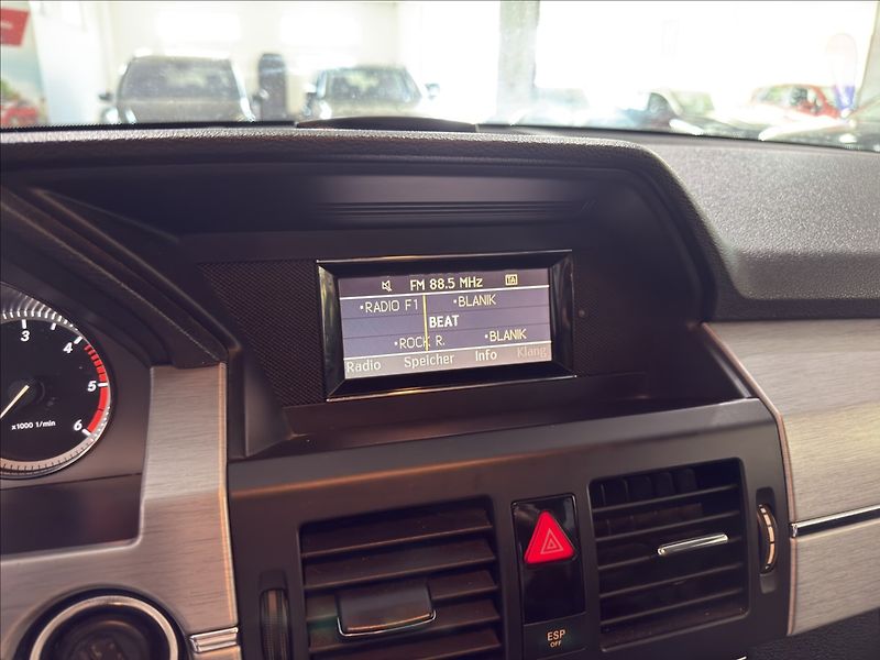 Mercedes-Benz GLK 2,2   220CDI AUTOMAT BI-XEN - fotka 13 z 31