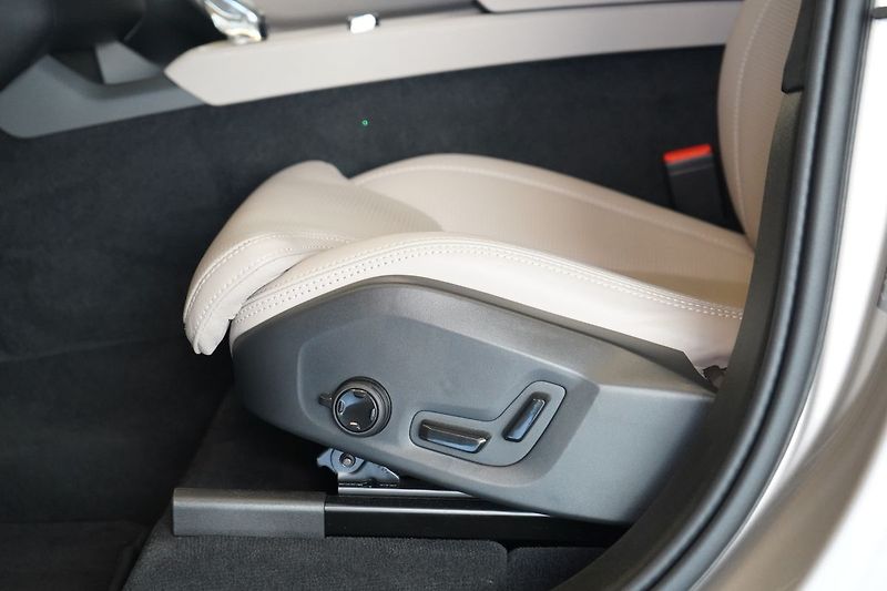 Volvo XC90 T8 ULTRA Bright, Masáž, Bowers - fotka 24 z 50