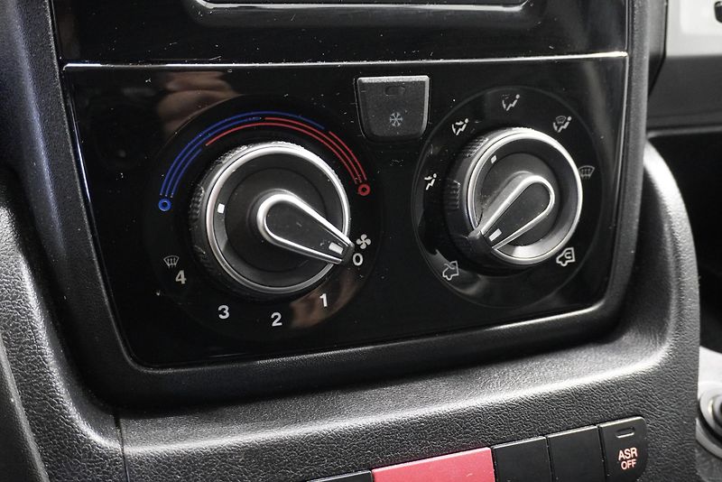 Fiat Ducato 2.3 9MÍST VZADU HYDR. PLOŠINA - fotka 20 z 24