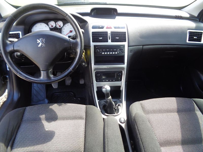 Peugeot 307 1,6 HDI - fotka 12 z 17