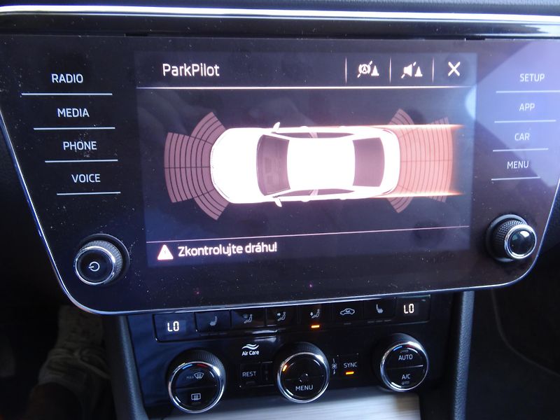Škoda Superb 2.0TDi DSG Taž.zař. Plná nádrž - fotka 9 z 41