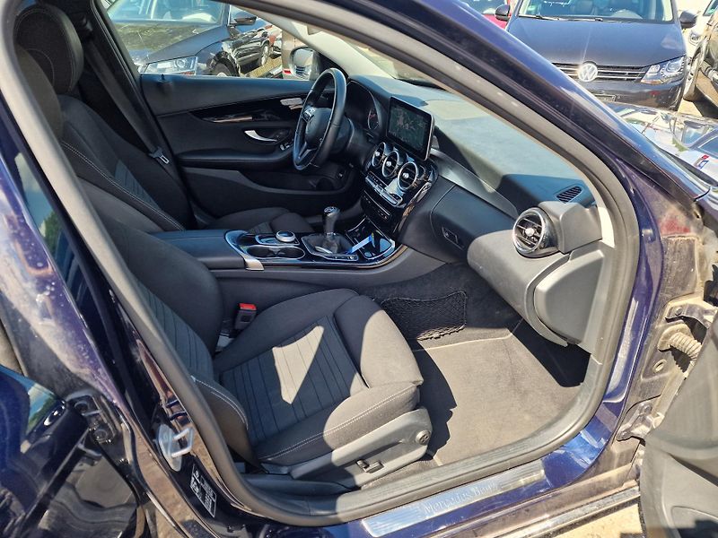 Mercedes-Benz Třídy C C200d 118KW FL KAMERA NAVI - fotka 11 z 27
