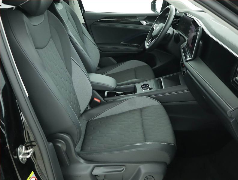 Volkswagen Tiguan (2025) Life 1.5 eTSI - fotka 9 z 16