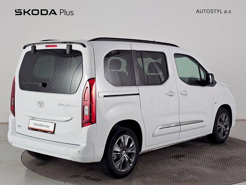 Toyota ProAce City Verso (2024) L1 1.2T 110k FAMILY - fotka 2 z 25