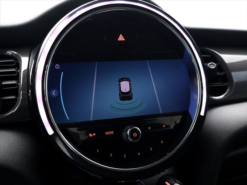 Mini Cooper 1,5 100kW CZ DPH LED - fotka 23 z 35