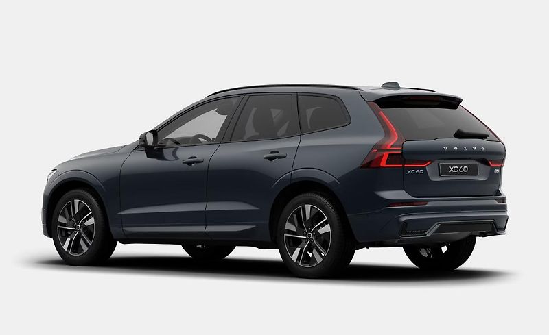 Volvo XC60 (2026) B5 AWD PLUS DARK - fotka 3 z 15