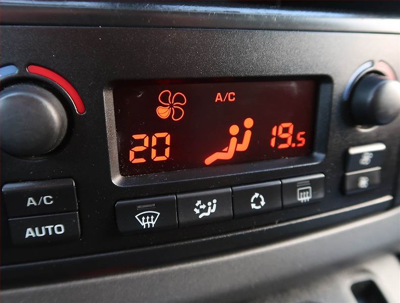 Citroën Berlingo (2016) XTR 1.6 HDi, 5Míst, ČR - fotka 19 z 19