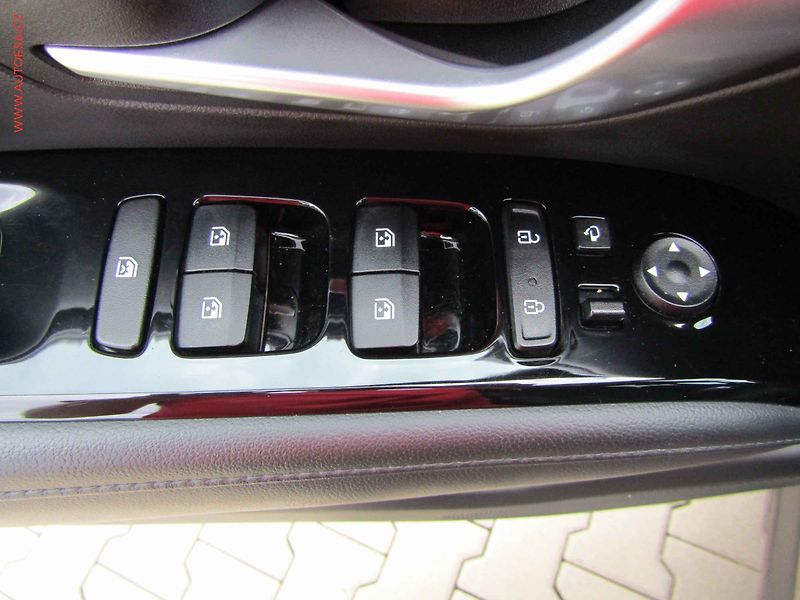 Hyundai Tucson (2022) 1.6i, AC, LED, navi - fotka 11 z 19