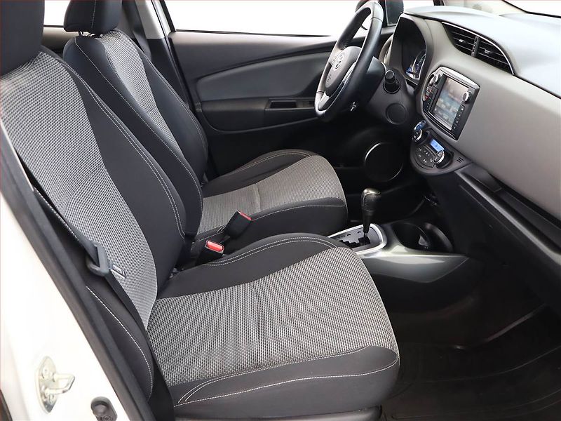 Toyota Yaris (2015) 1.5 Hybrid, Automat, Navi - fotka 7 z 17