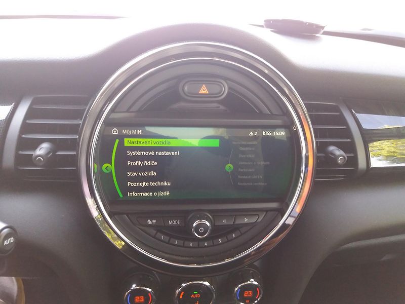 Mini Cooper S 2.0i,141kW,1.MAJ-ČR!17.Tis-km! - fotka 14 z 29