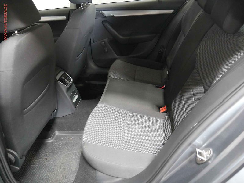 Škoda Octavia (2013) 2.0 TDi, 1.maj,ČR, servis - fotka 10 z 16
