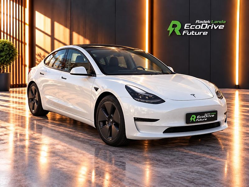Tesla Model 3 (2022) Long Range AWD | Dual Motor - fotka 1 z 10