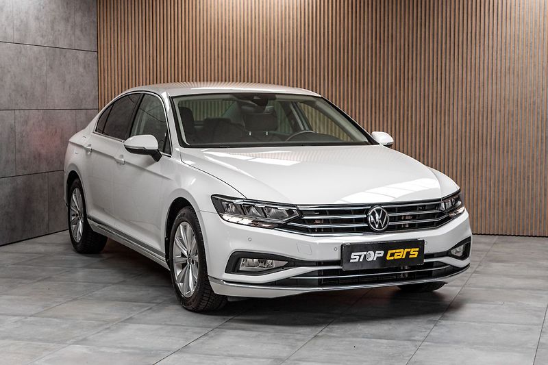Volkswagen Passat 1.5 TSI ELEGANCE*DSG*DPH*ČR 1M - fotka 3 z 39