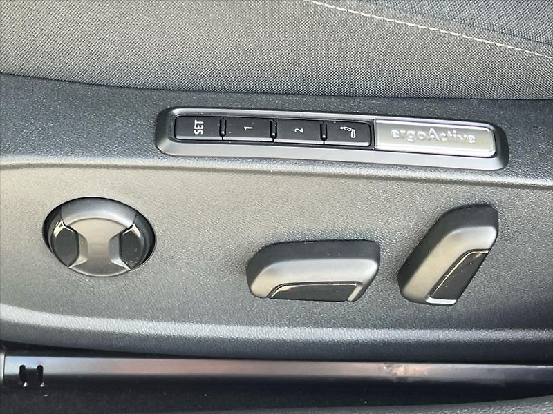 Volkswagen Golf 1,5 e-TSi 96kW 7DSG STYLE  8 - fotka 22 z 24