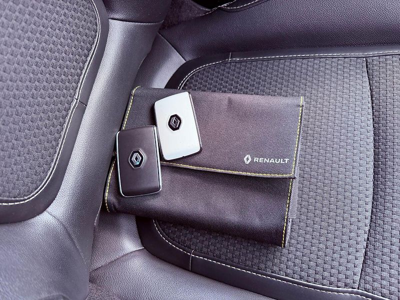 Renault Mégane 1.3 TCe EDC, Bose, Navi, TOP - fotka 26 z 28