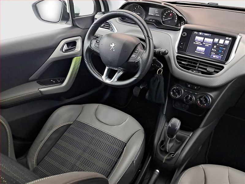 Peugeot 208 (2016) 1.0 VTi, Tempomat - fotka 7 z 15