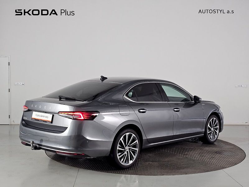 Škoda Superb (2024) 2.0TSI 195kW 4x4 DSG LAURIN A - fotka 2 z 30