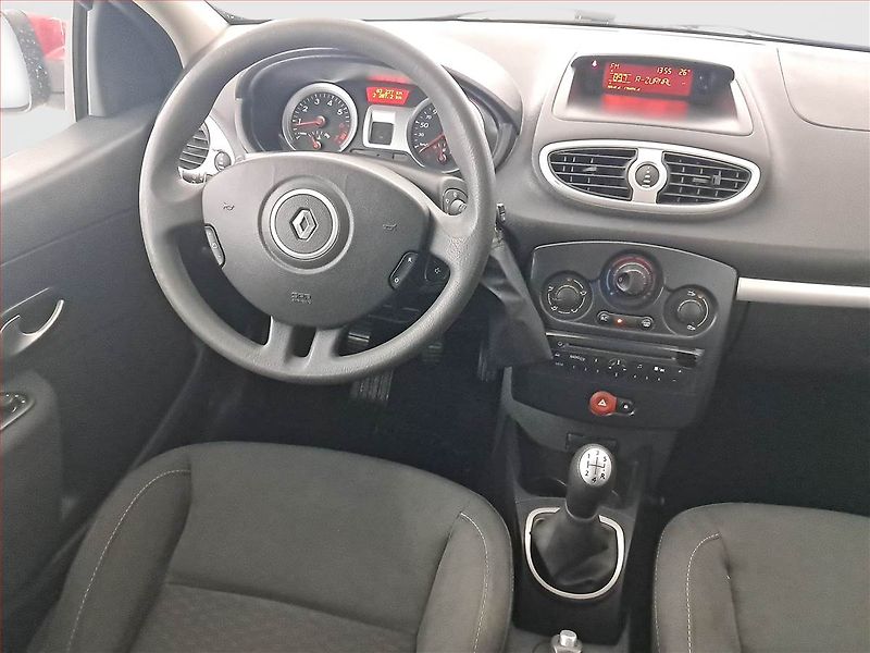 Renault Clio (2010) 1.2 16V , Serv.kniha, Tempomat - fotka 7 z 19