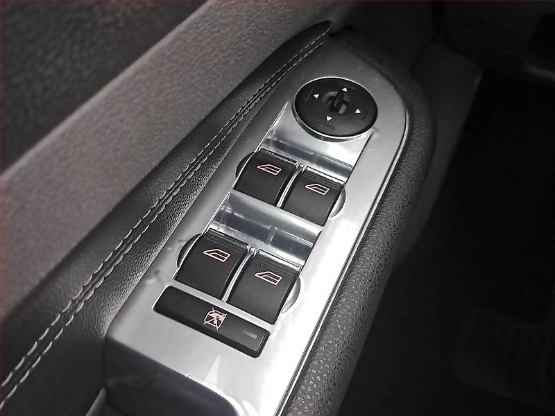 Ford Focus (2008) 1.8 TDCi, nová STK, rezervace - fotka 18 z 18