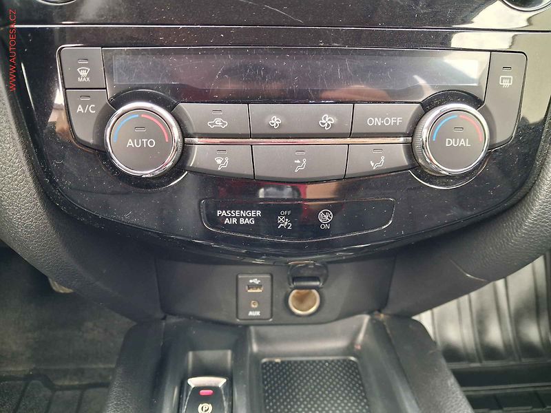 Nissan X-Trail (2017) 1.6dCi 4x4, Tekna, LED - fotka 15 z 21