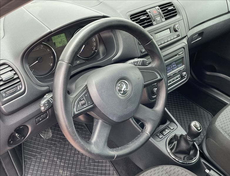 Škoda Roomster 1,2 TSi,77kW,serv.kn. - fotka 12 z 23