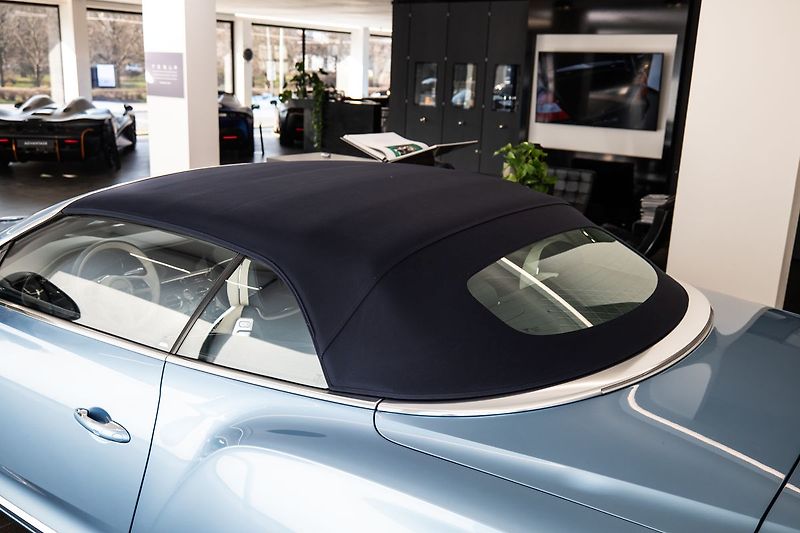 Bentley Continental GTC V8 Mulliner - fotka 24 z 24
