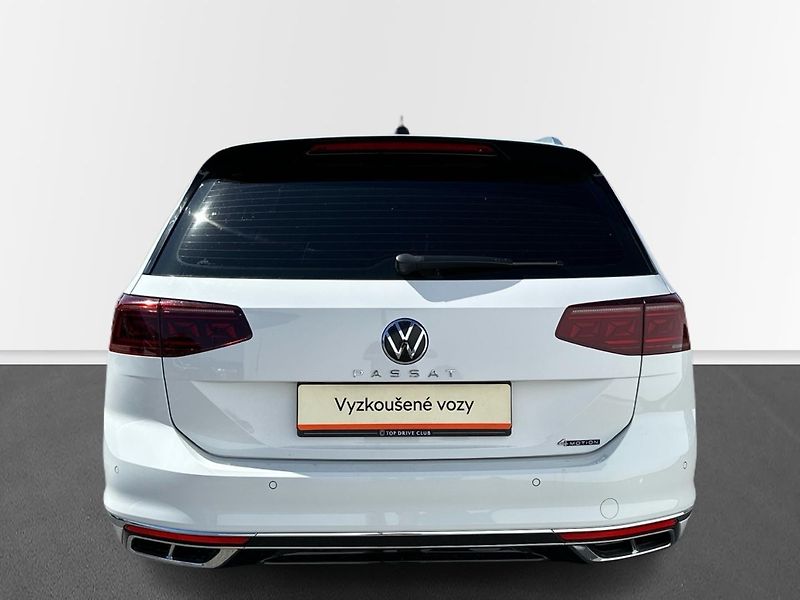 Volkswagen Passat 2,0 TDI / 147 kW 4Mot. R-line - fotka 9 z 26