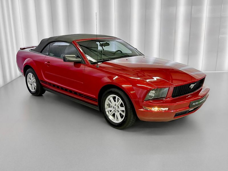 Ford Mustang 4.0 V6 154 kW AT CABRIO, KLIMA - fotka 4 z 18