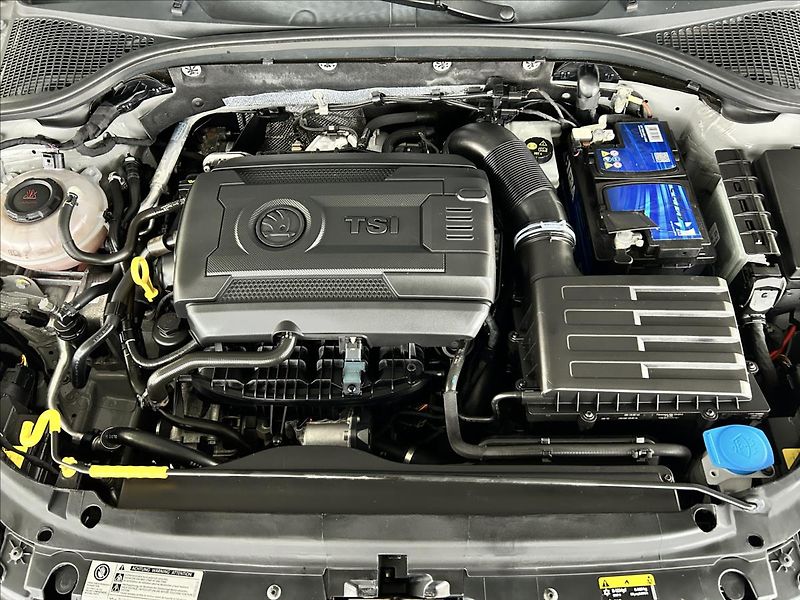 Škoda Octavia 2,0   TSI 180kW,RS,MANUÁL,SERV - fotka 30 z 34