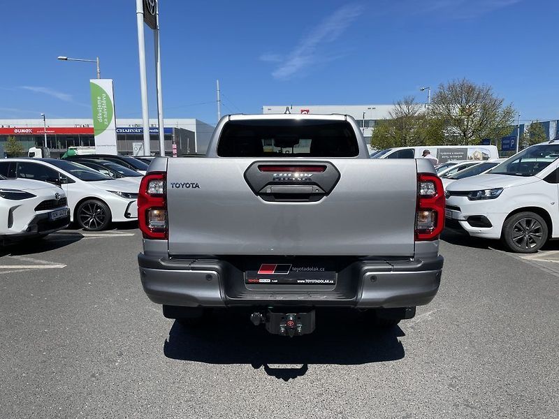 Toyota Hilux 2.8D Invincible ODBĚR 3/2027 - fotka 4 z 30