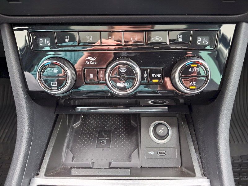 Škoda Superb (2023) Combi Style Extra DSG 4x4 2,0T - fotka 31 z 35