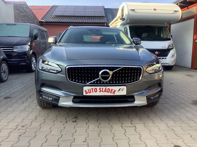 Volvo V90 (2018) CrossCountry 4x4  - fotka 2 z 40