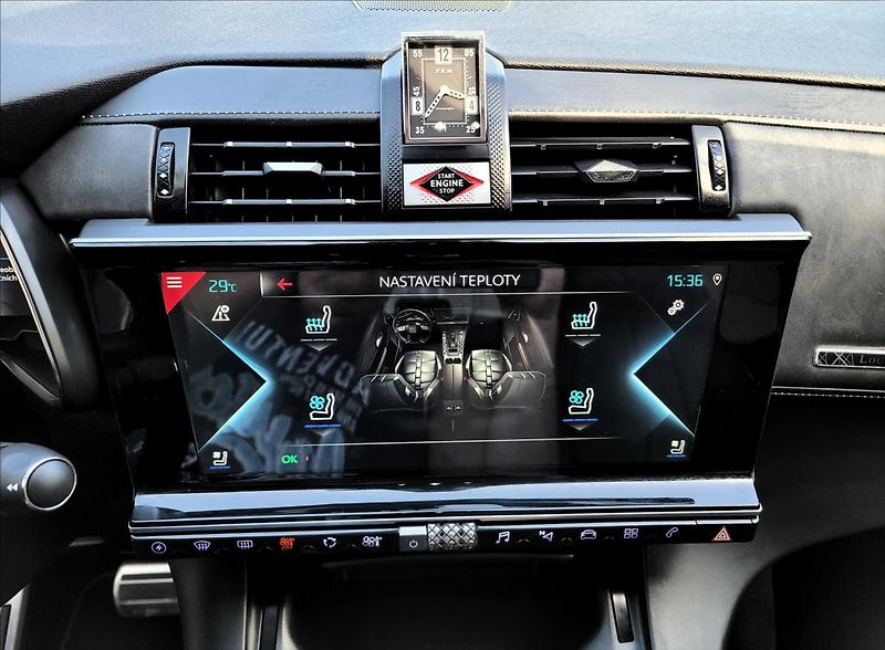 DS Automobiles DS7 Crossback 1,6 Louvre PHEV,4x4,kůže,LED - fotka 27 z 41
