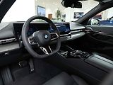 BMW Řada 5 540d xDrive Touring - náhled 20