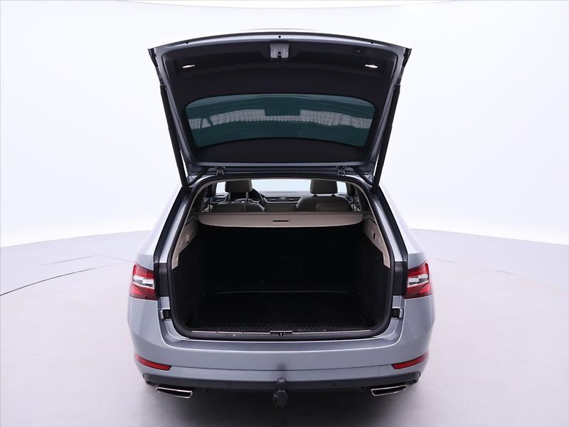 Škoda Superb 2,0 TSi 206kW L&K 4x4 CZ - fotka 9 z 39
