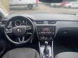 Škoda Octavia 2,0 TDI Style DSG - náhled 9