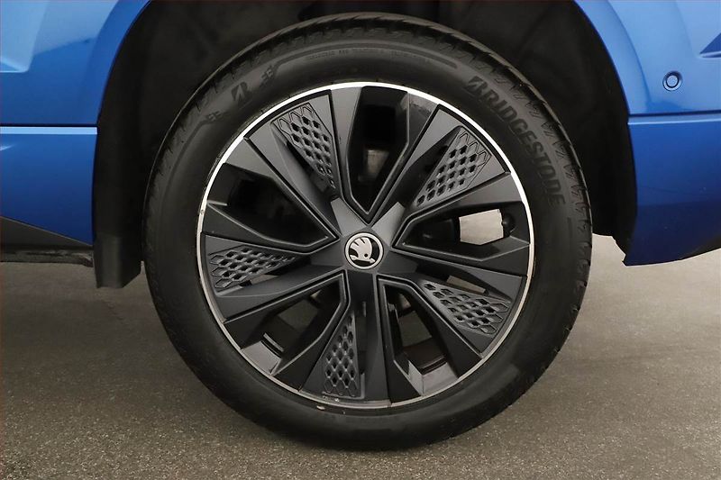 Škoda Karoq (2025) 1.5 TSI, Sportline, Navigace - fotka 20 z 20