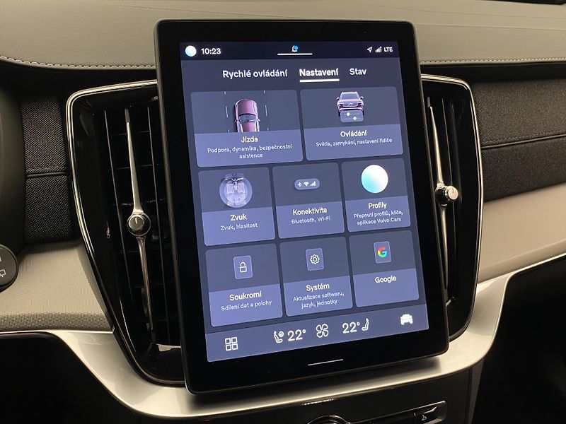 Volvo XC90 T8 AWD RECHARGE CORE AUT CZ 7m - fotka 49 z 59