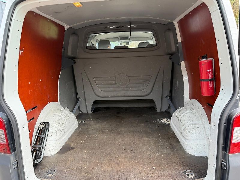 Volkswagen Transporter 2,0 TDi + sada pneu  - fotka 11 z 20