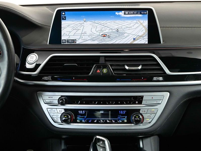 BMW Řada 7 740d xDrive - fotka 13 z 22
