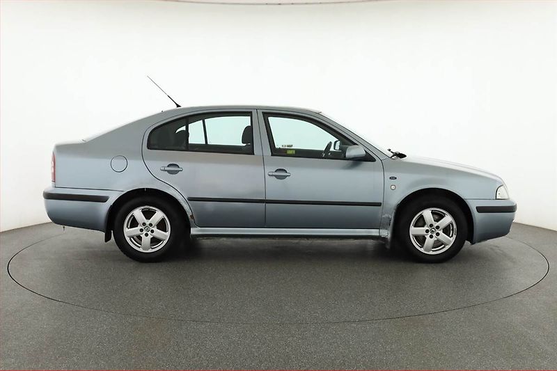 Škoda Octavia (2002) Elegance 1.9 TDI, Serv.kniha - fotka 6 z 12
