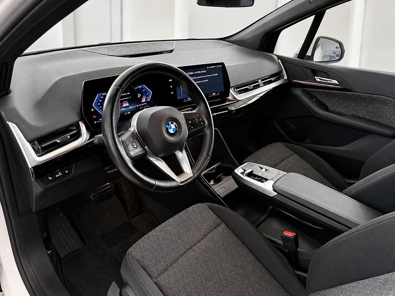 BMW Řada 2 (2023) - fotka 11 z 22