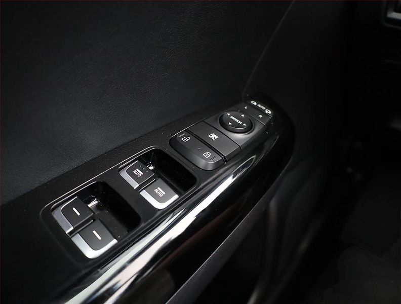 Kia Sportage (2019) 1.6 T-GDI, 4X4, Automat - fotka 13 z 17