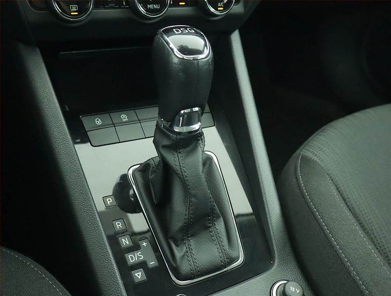 Škoda Octavia (2018) Style 2.0 TDI, Automat, ČR - fotka 16 z 20