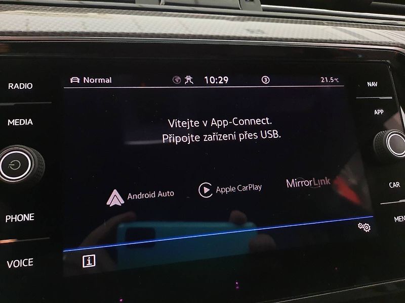 Volkswagen Passat (2023) 2.0 TDI 4Motion (147kW/200k) D - fotka 19 z 26