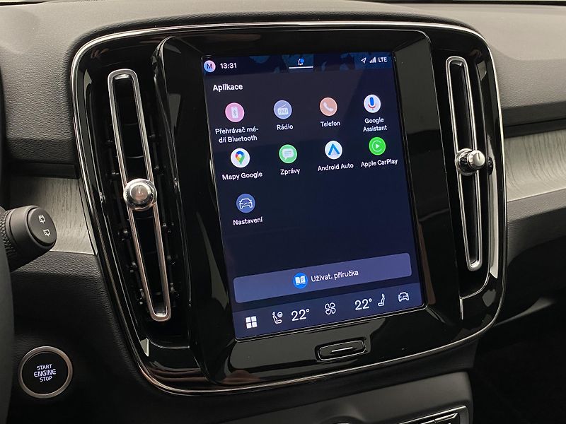 Volvo XC40 (2026) B3 AUT DARK ULTRA - fotka 8 z 66