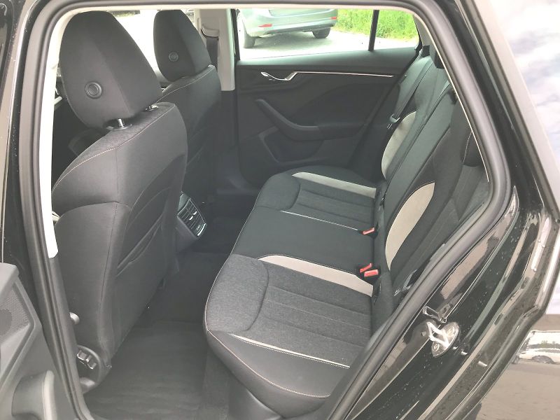 Škoda Kamiq (2025) SELEC TSI 85/1.0 M6F - fotka 16 z 21
