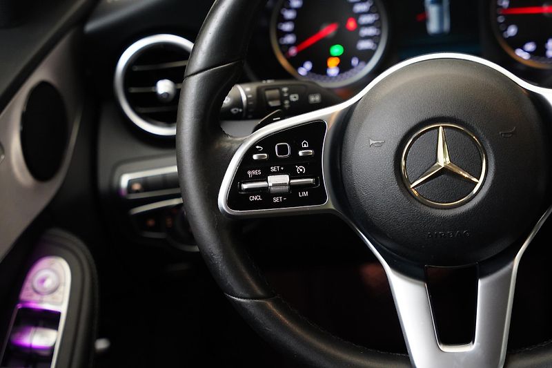 Mercedes-Benz Třídy C - fotka 16 z 28