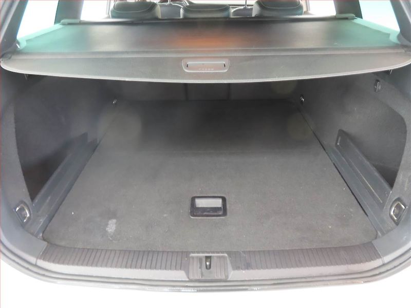 Volkswagen Passat (2016) R-Line 2.0 TDI, Serv.kniha - fotka 13 z 14